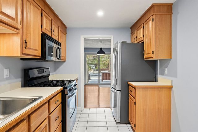 4 Iris Way 22, Haverhill, MA 01830