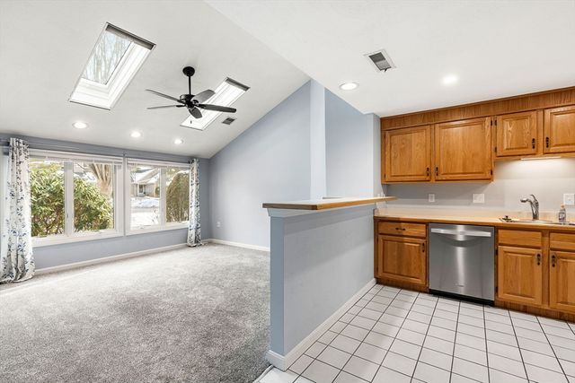 4 Iris Way 22, Haverhill, MA 01830