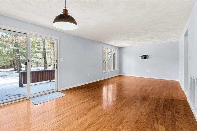 4 Iris Way 22, Haverhill, MA 01830