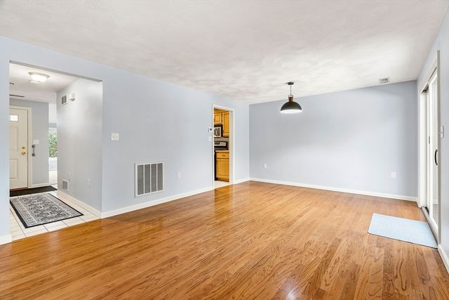 4 Iris Way 22, Haverhill, MA 01830