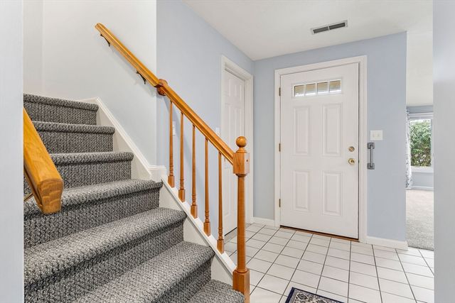 4 Iris Way 22, Haverhill, MA 01830