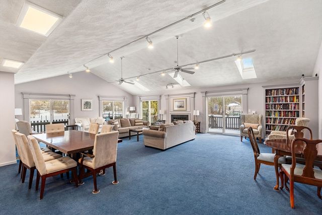 4 Iris Way 22, Haverhill, MA 01830