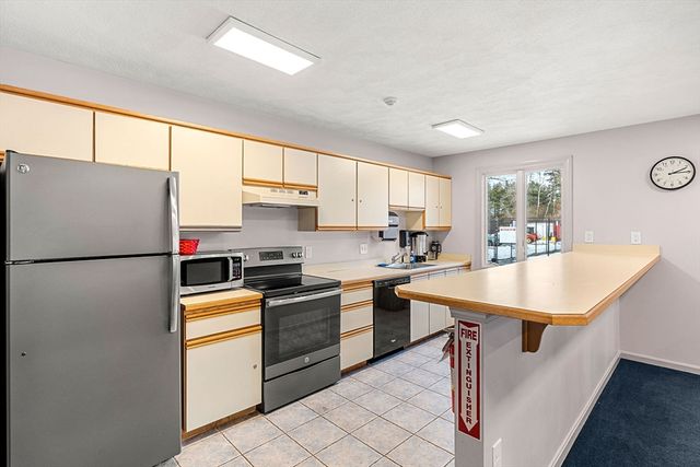 4 Iris Way 22, Haverhill, MA 01830