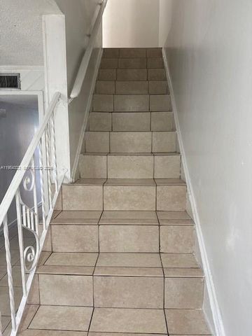 3920 Woodside Dr 5, Coral Springs, FL 33065