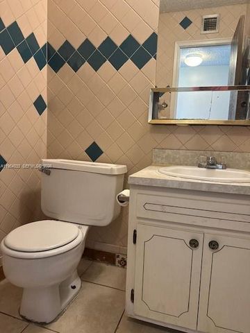 3920 Woodside Dr 5, Coral Springs, FL 33065