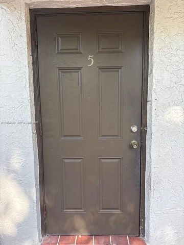 3920 Woodside Dr 5, Coral Springs, FL 33065