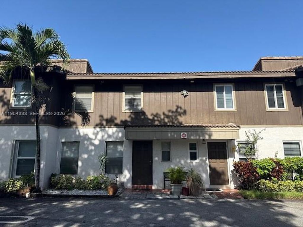 3920 Woodside Dr 5, Coral Springs, FL 33065