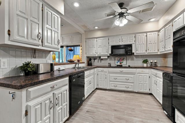 1016 Meadows Drive, Corinth, TX 76208