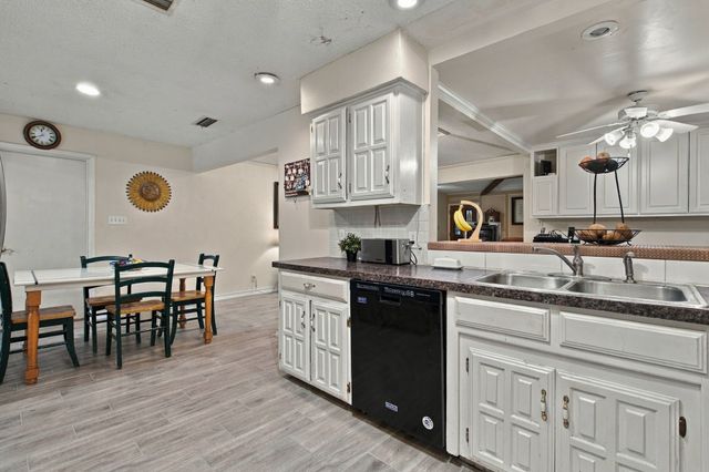 1016 Meadows Drive, Corinth, TX 76208