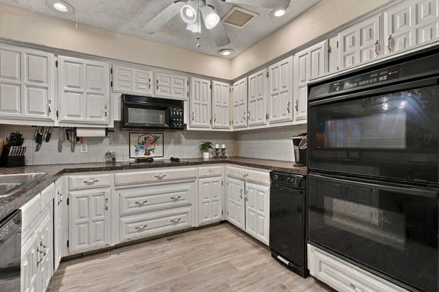 1016 Meadows Drive, Corinth, TX 76208