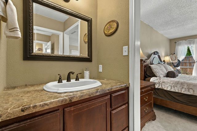 1016 Meadows Drive, Corinth, TX 76208