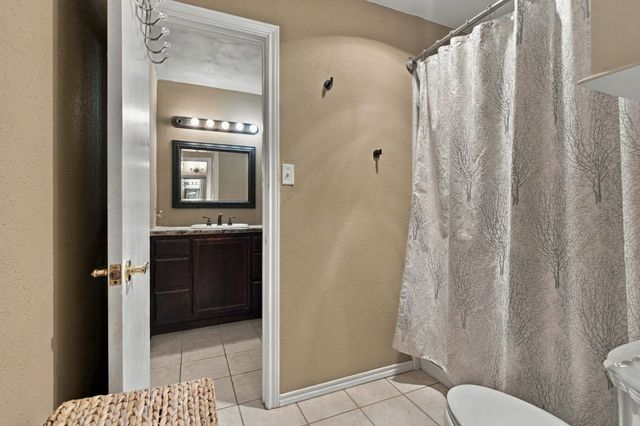 1016 Meadows Drive, Corinth, TX 76208
