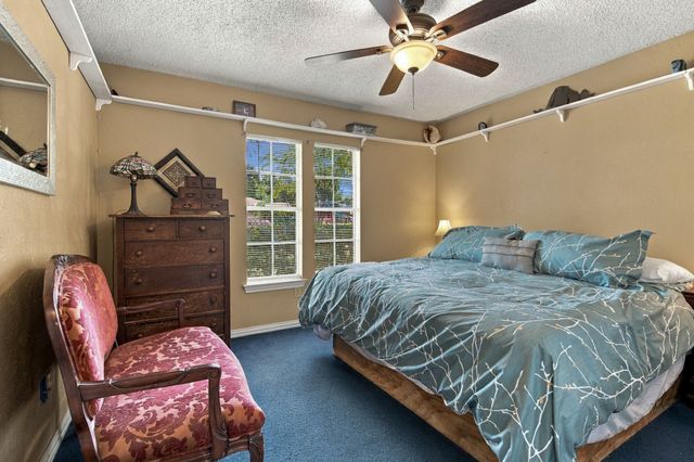 1016 Meadows Drive, Corinth, TX 76208