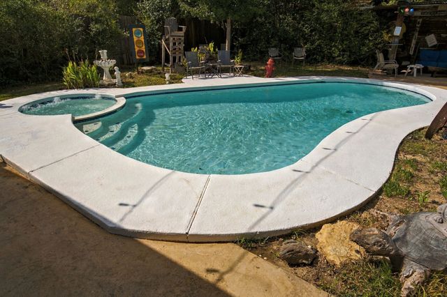 1016 Meadows Drive, Corinth, TX 76208