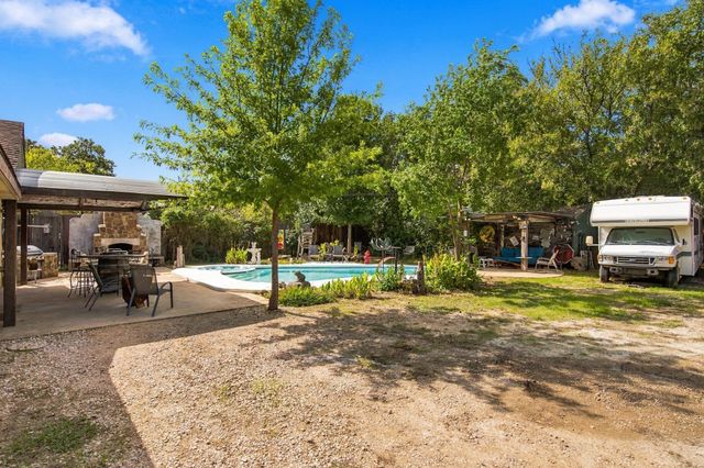 1016 Meadows Drive, Corinth, TX 76208