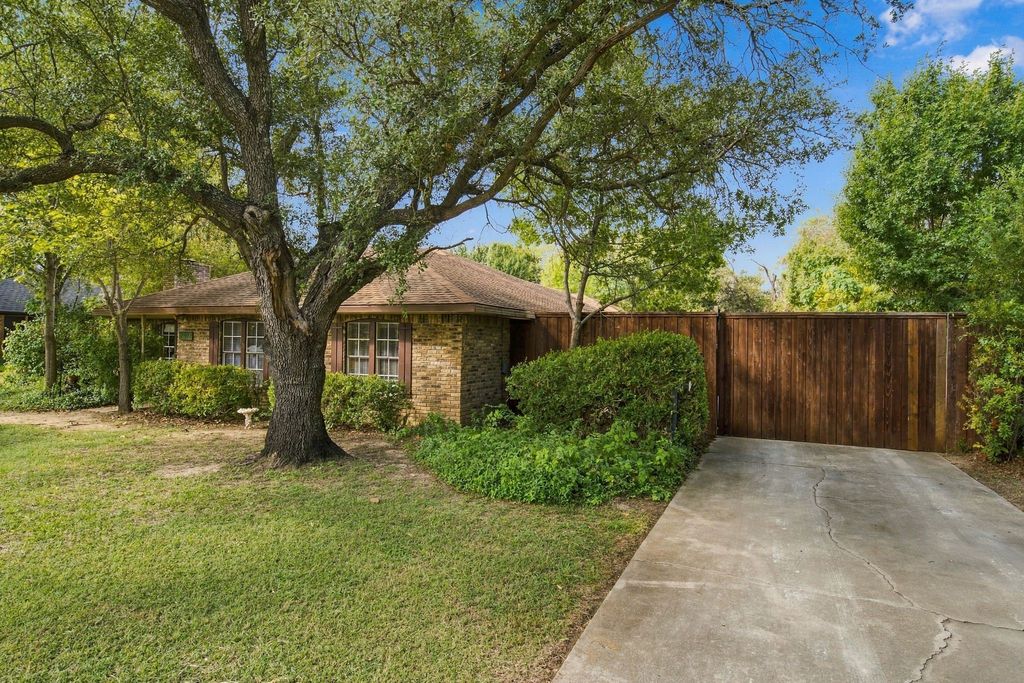1016 Meadows Drive, Corinth, TX 76208 — photo 2