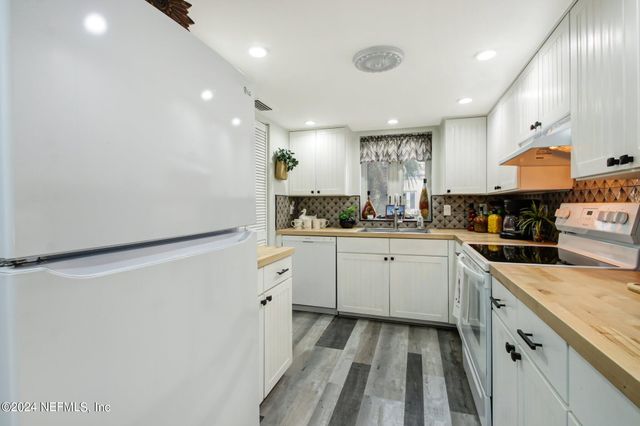 2912 ST JOHNS Avenue 24, Jacksonville, FL 32205