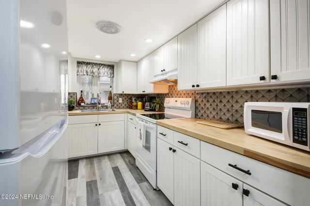 2912 ST JOHNS Avenue 24, Jacksonville, FL 32205