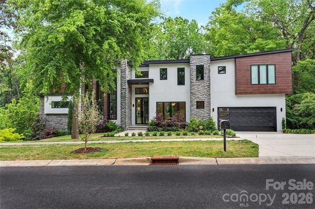 2810 Huntingtowne Farms Lane, Charlotte, NC 28210