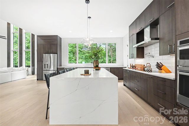 2810 Huntingtowne Farms Lane, Charlotte, NC 28210