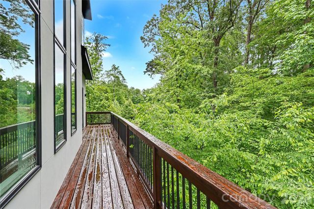 2810 Huntingtowne Farms Lane, Charlotte, NC 28210