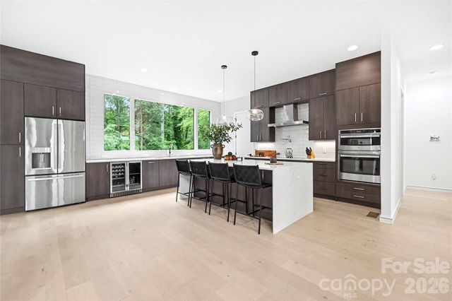 2810 Huntingtowne Farms Lane, Charlotte, NC 28210
