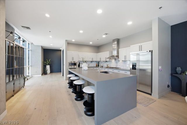 4575 Dean Martin Drive 307, Las Vegas, NV 89103
