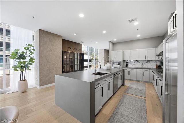 4575 Dean Martin Drive 307, Las Vegas, NV 89103