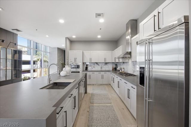 4575 Dean Martin Drive 307, Las Vegas, NV 89103