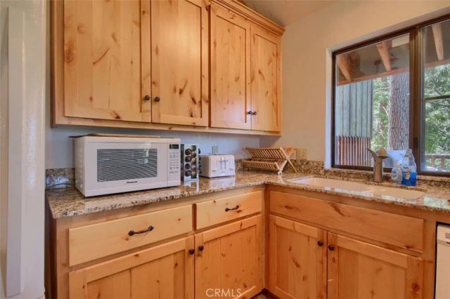 7497 Yosemite Park Way, Yosemite, CA 95389