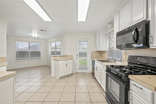 7302 Fossil Rim Trail, Arlington, TX 76002