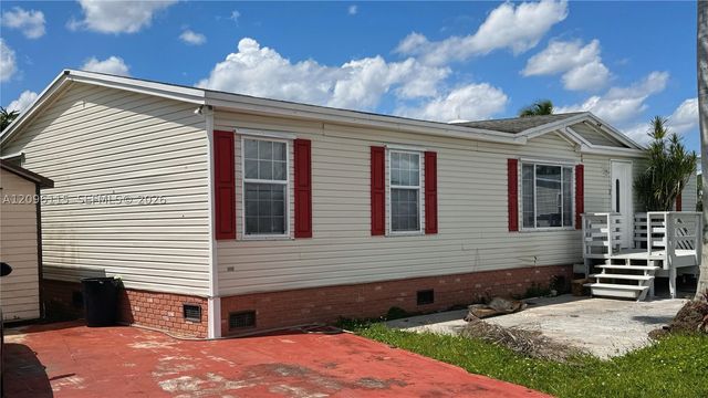 220 NE 12th Ave 119, Homestead, FL 33030