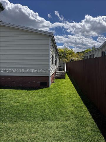 220 NE 12th Ave 119, Homestead, FL 33030