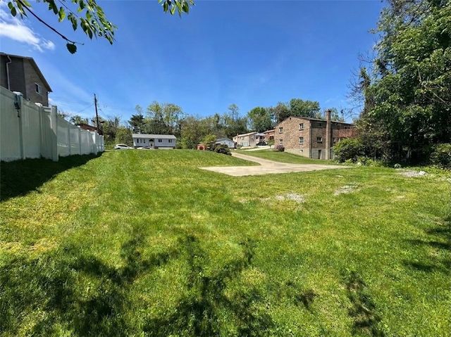 3301 Valewood Dr, Munhall, PA 15120