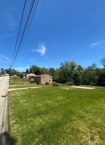 3301 Valewood Dr, Munhall, PA 15120