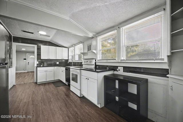 5511 CRUZ Road, Jacksonville, FL 32207