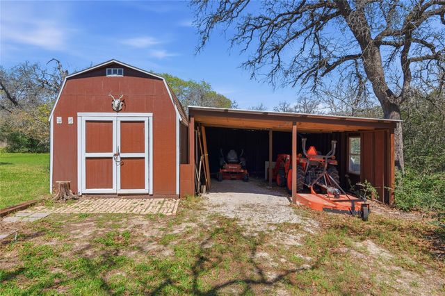 155 Guadalupe Ranch LN, Seguin, TX 78155