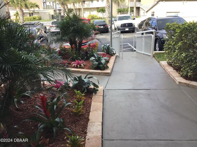 4811 Saxon Dr Apt A201, New Smyrna Beach, FL 32169