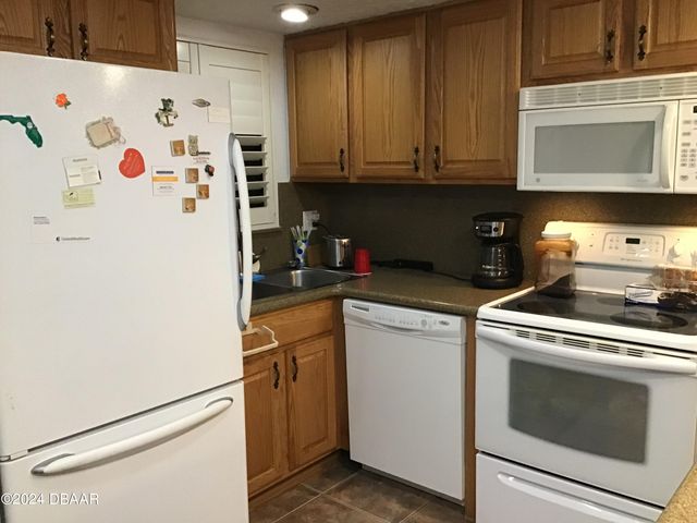 4811 Saxon Dr Apt A201, New Smyrna Beach, FL 32169