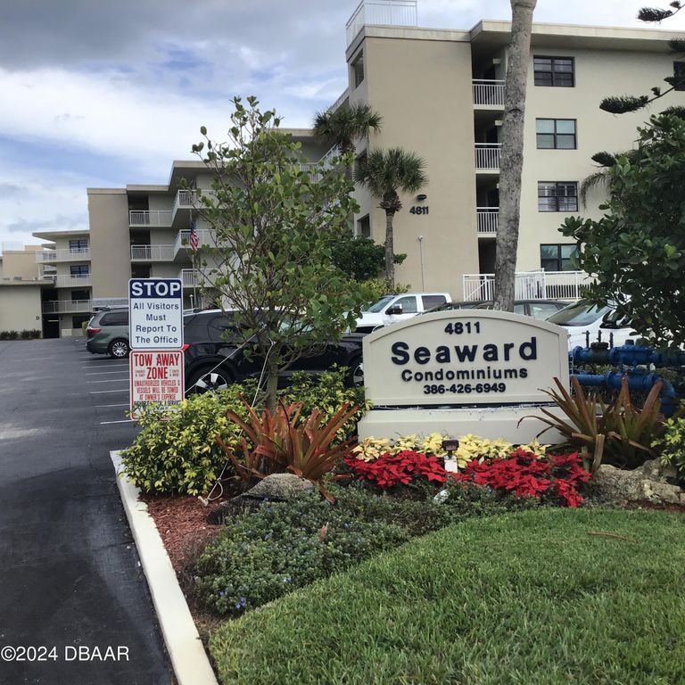 4811 Saxon Dr Apt A201, New Smyrna Beach, FL 32169