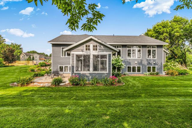 1412 Fairacre Lane SW, Willmar, MN 56201