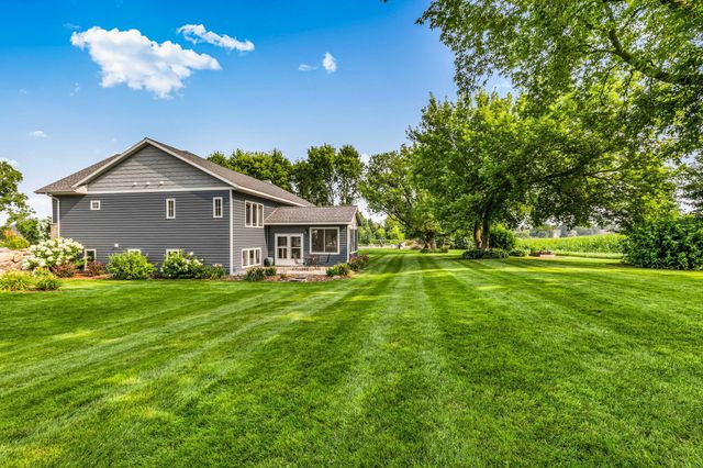 1412 Fairacre Lane SW, Willmar, MN 56201
