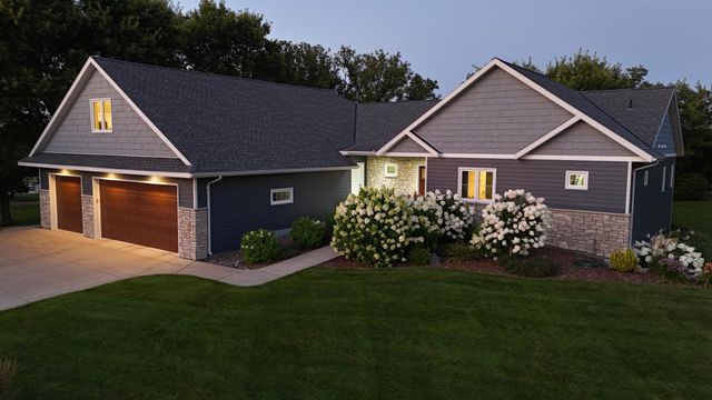 1412 Fairacre Lane SW, Willmar, MN 56201