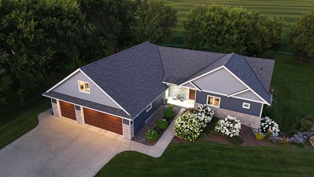 1412 Fairacre Lane SW, Willmar, MN 56201
