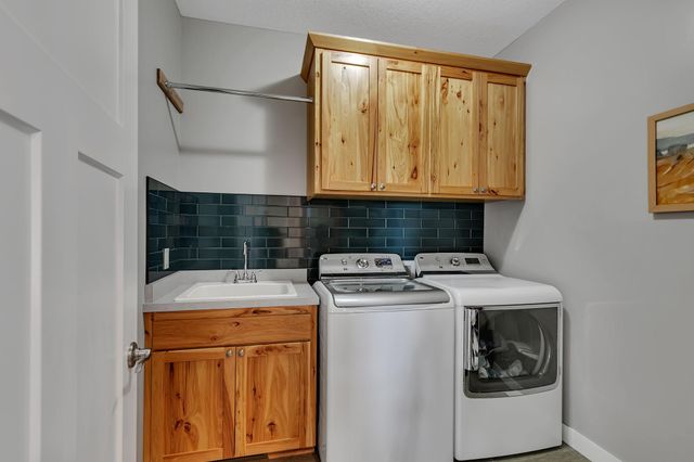 1412 Fairacre Lane SW, Willmar, MN 56201