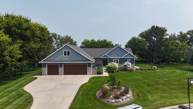 1412 Fairacre Lane SW, Willmar, MN 56201