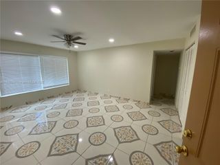 2607 NW 39th Ter 204, Lauderdale Lakes, FL 33311