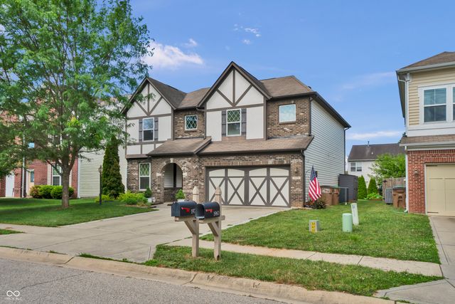 1975 Lakecrest Drive, Columbus, IN 47201