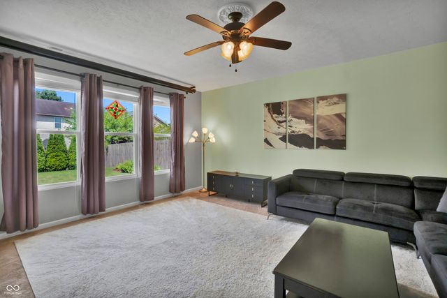 1975 Lakecrest Drive, Columbus, IN 47201