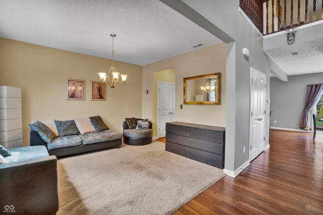 1975 Lakecrest Drive, Columbus, IN 47201